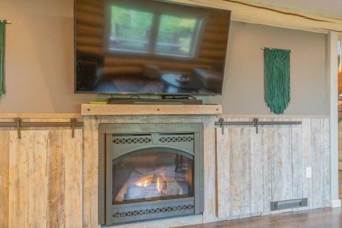 The Chetana Ridge Cabin