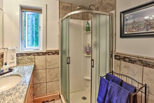 Spacious Fairbanks Home Fireplace, Walk Dtwn