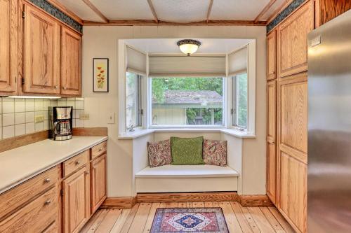 Spacious Fairbanks Home Fireplace, Walk Dtwn