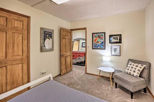 Spacious Fairbanks Home Fireplace, Walk Dtwn