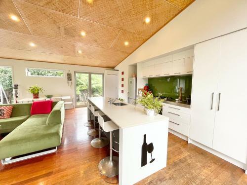Onetangi Nest - Waiheke Escapes