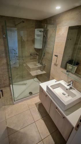 Marina Limasool 3 Bedroom Apartment & Pool