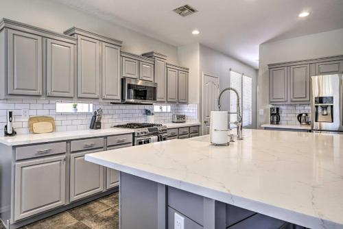 Spacious Chandler Home - Private Outdoor Pool