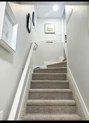 Apartamento Beautiful & Stylish 2 Bedroom Private Basement Suite