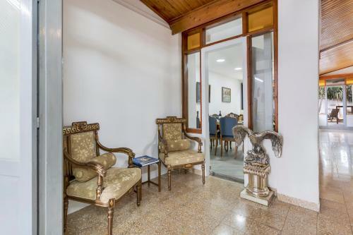To Hani - Large Traditional House