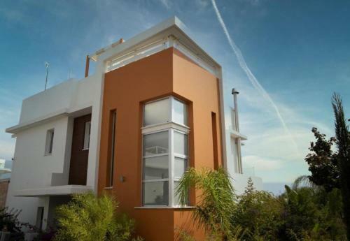 Remarkable 3-bed House In Paralimni