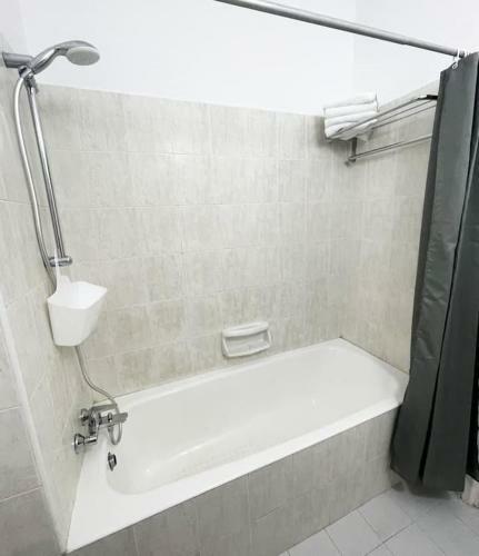 Kings Palace Superb 1 Bed Apartment With Sea Views