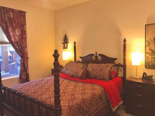 Southside Flagstaff Townhome Master Suite