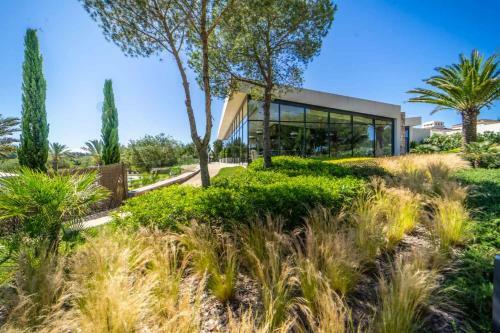 Spectacular Apartment In Las Colinas - Ls21lc