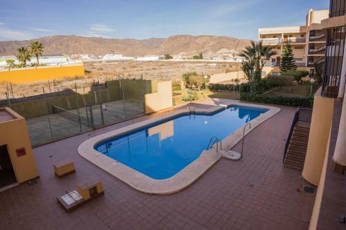 Street Level Apartment. Swimming Pool, Wifi,