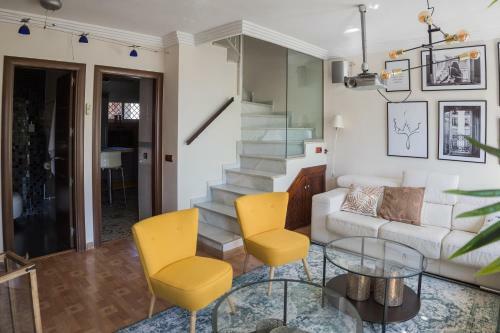 Street Level Apartment. Swimming Pool, Wifi,