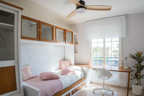 Street Level Apartment. Swimming Pool, Wifi,