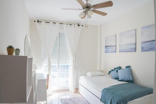 Street Level Apartment. Swimming Pool, Wifi,
