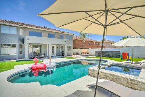 Lavish House With Home Theater And Fireplaces!