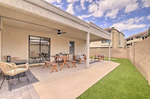 Modern Luxe Mesa Home Patio, Putting Green