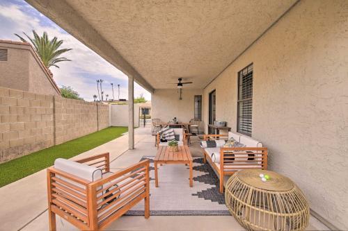 Modern Luxe Mesa Home Patio, Putting Green