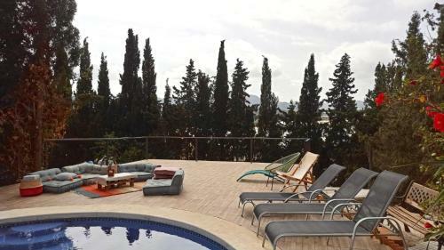 Villa Bakit House - Casa Rural Con Piscina