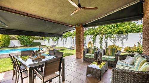 Villa De La Luz Albolote By Ruralidays