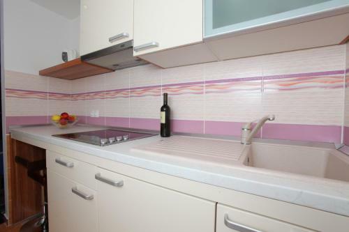 Apartments Jole - 70m From The Sea