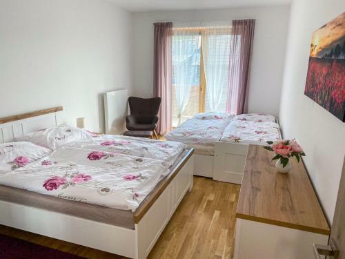 Apartment Slune?n� Louka