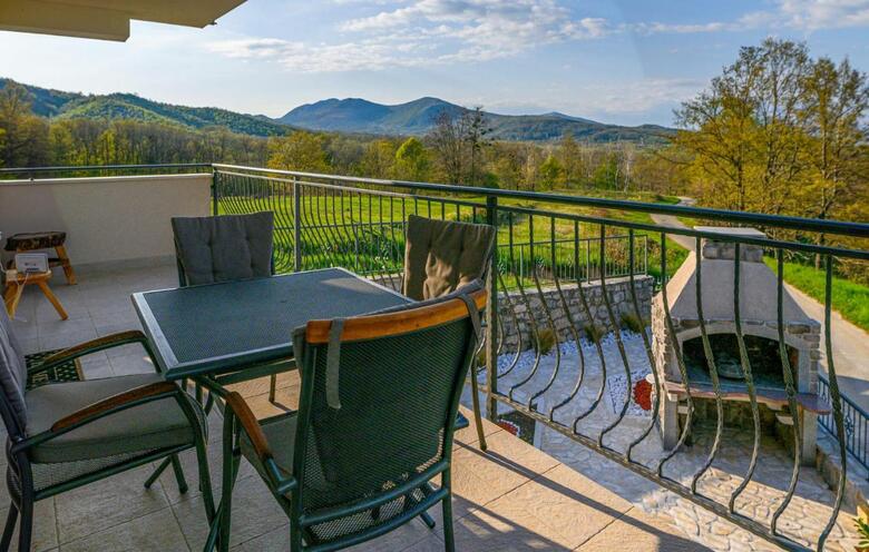 Nice Home In Vrlika With Wifi And 4 Bedrooms