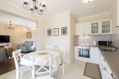 Villa Alba Vrsar With Jacuzzi And Sea View