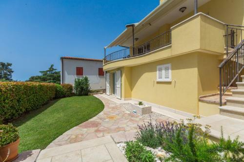 Villa Alba Vrsar With Jacuzzi And Sea View