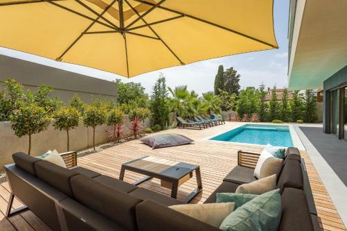 Luxury Villa With Pool-near The Beach
