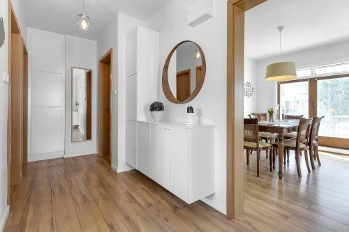 Spacious And Stylish Apartment - Great Location