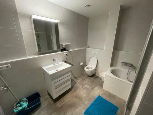 Luxembourg 2 Bedroom Apartment In Gasperich