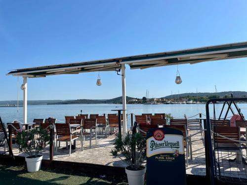 Apartamento Seascape - Relaxing Beach Home, Steps From The Water!