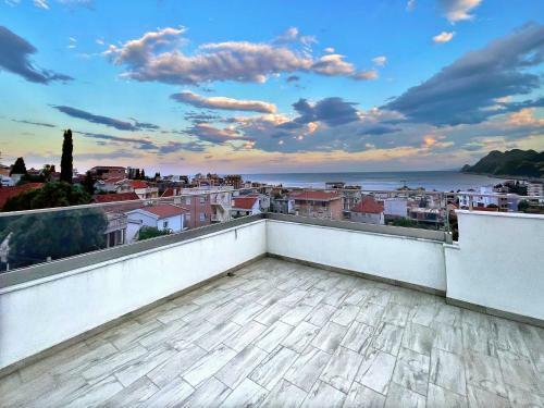 Hotel Aura Lux With Swimming Pool