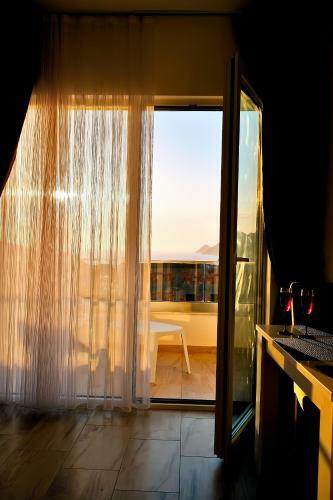 Hotel Aura Lux With Swimming Pool