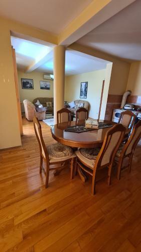 Family Apartment-dilorena