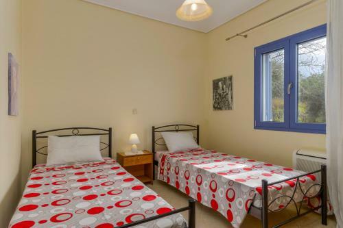 Villa Artemis - Luxury Home Over Lourdas Bay