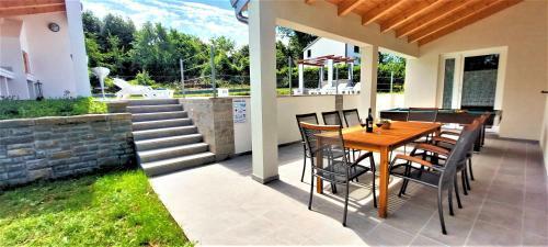 Villa Amoena With Pool And Sauna Near Novigrad