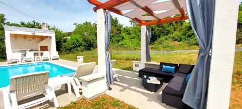 Villa Amoena With Pool And Sauna Near Novigrad