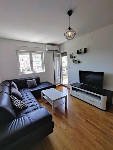 Amazing River View Apartment Podgorica