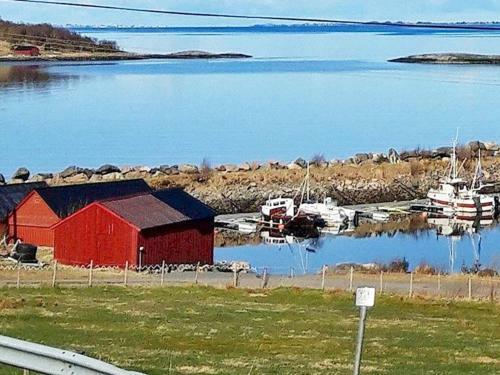 Holiday Home Midsund VII
