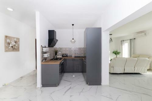 Villa Sunrise, Beautiful Penthouse With Jacuzzi