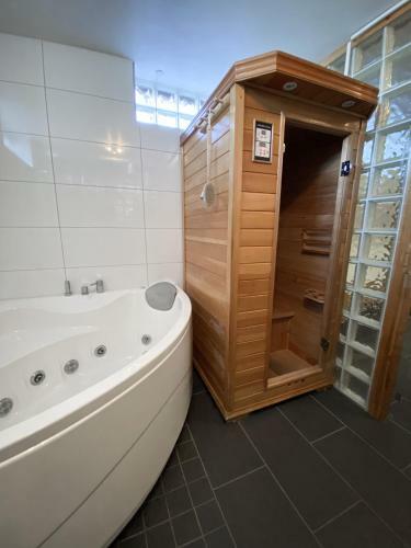 Hostal Lumi Guesthouse