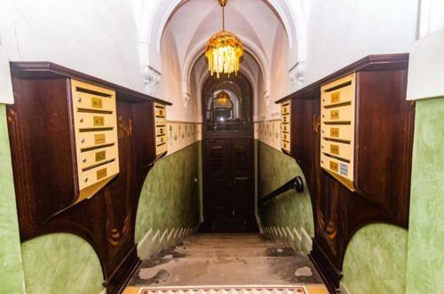 Spacious And Fresh Apartment In Riga's Noble Nest
