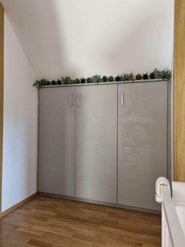 Family House ?ate?