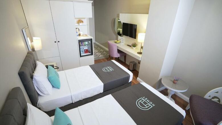 Homey Airport Hotel