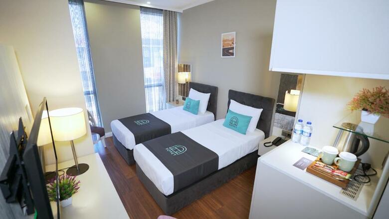 Homey Airport Hotel