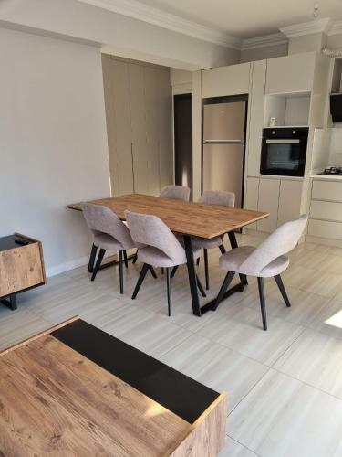 Vivian Apartment