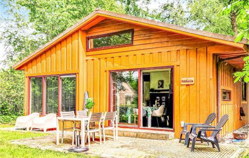 Amazing Home In Dwingeloo With Wifi And 2 Bedrooms