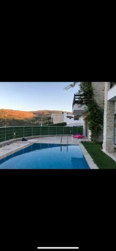L�ks M�stakil Villa