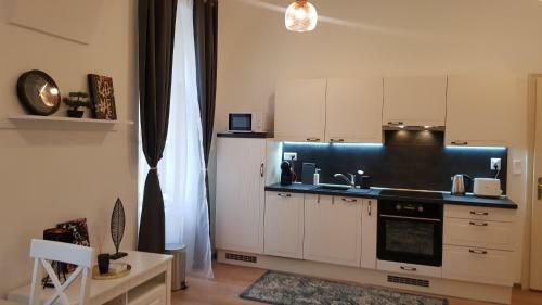 Lovely Center Apartment