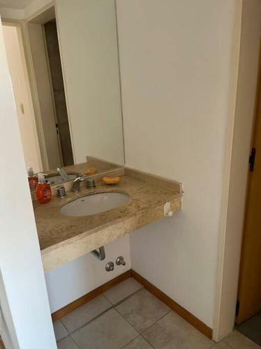 Apartamento Hermoso Departamento Con Parrillero. Zona Centro
